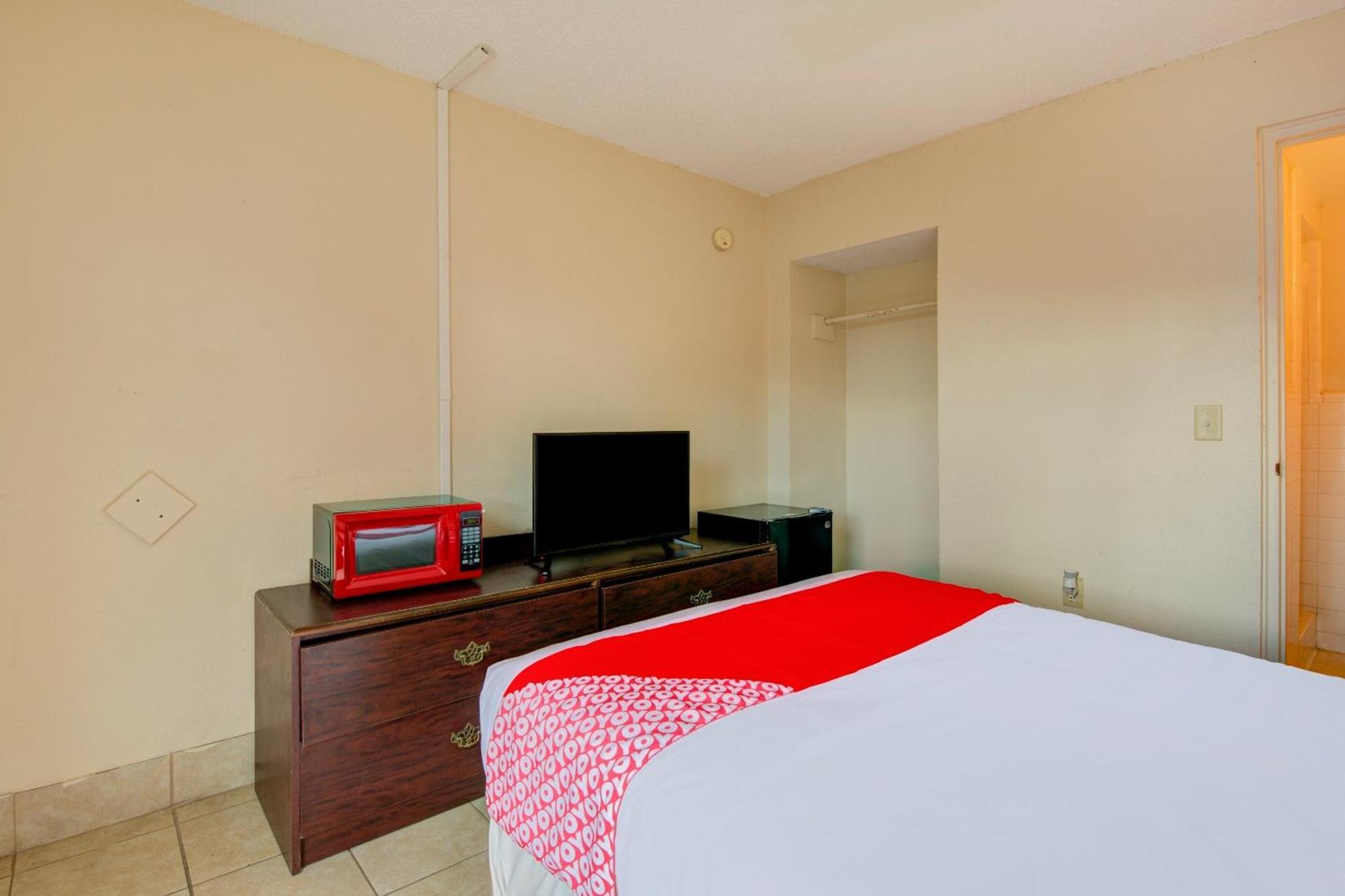 Hotel Oyo Ga Us-441