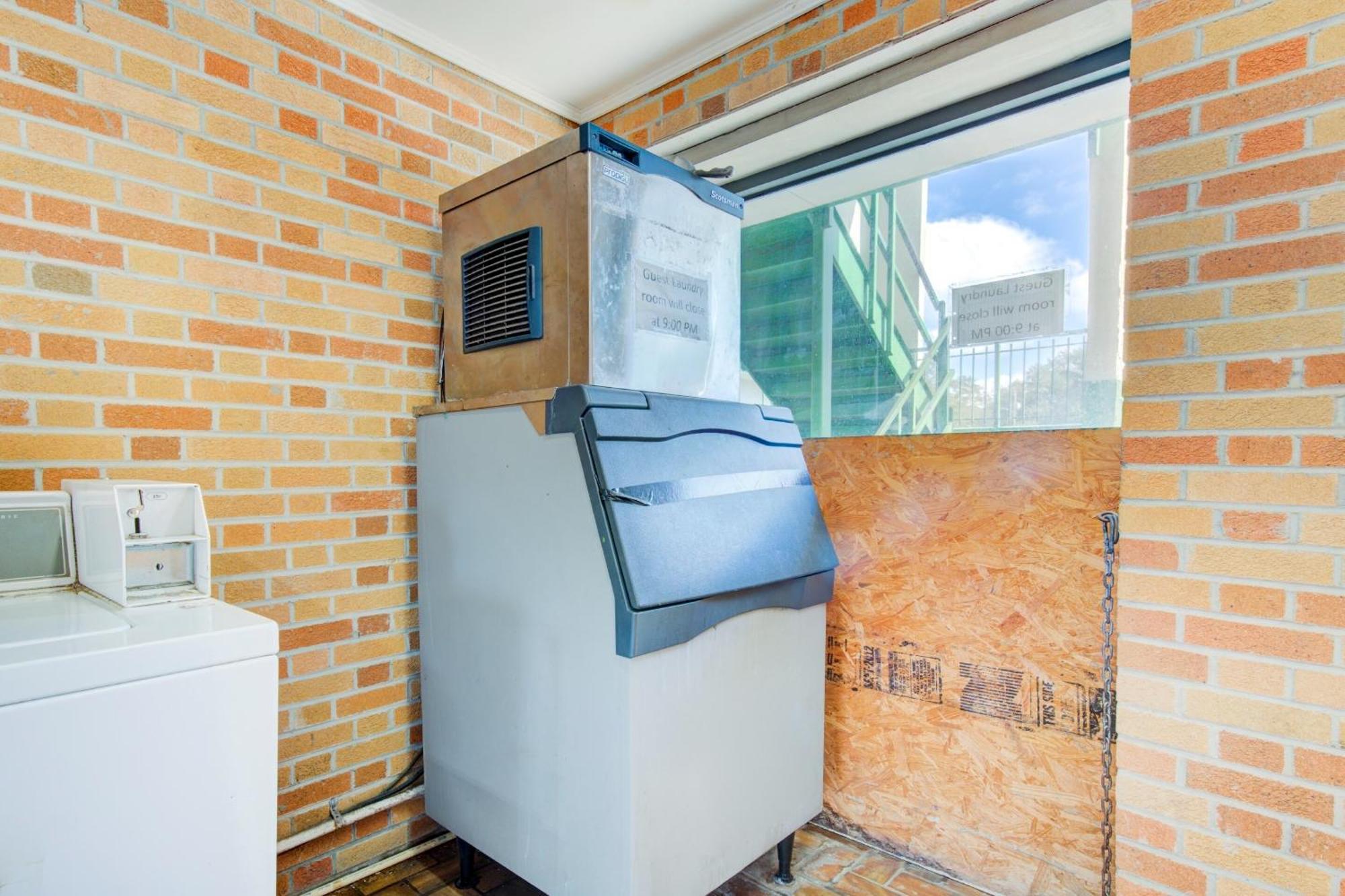 Hotel Oyo Ga Us-441